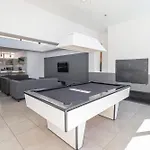 1St Floor Room Shared Metropole Building Db