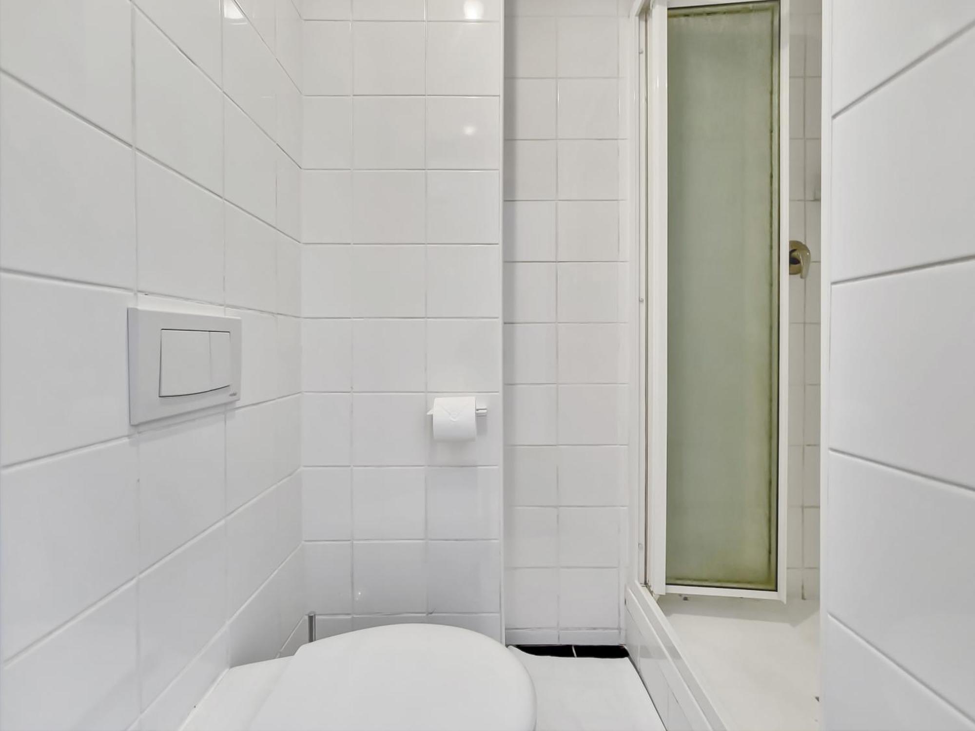 1st Floor Shared Metropole Building Db
