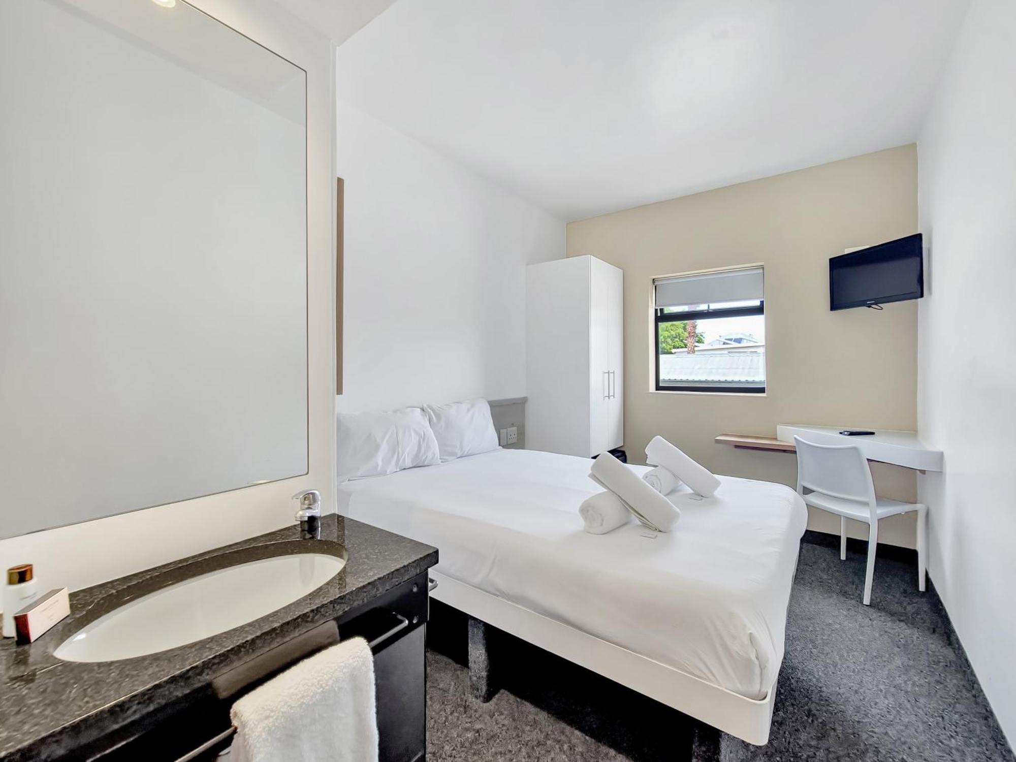 Apartment 1st Floor Shared Metropole Building Db *